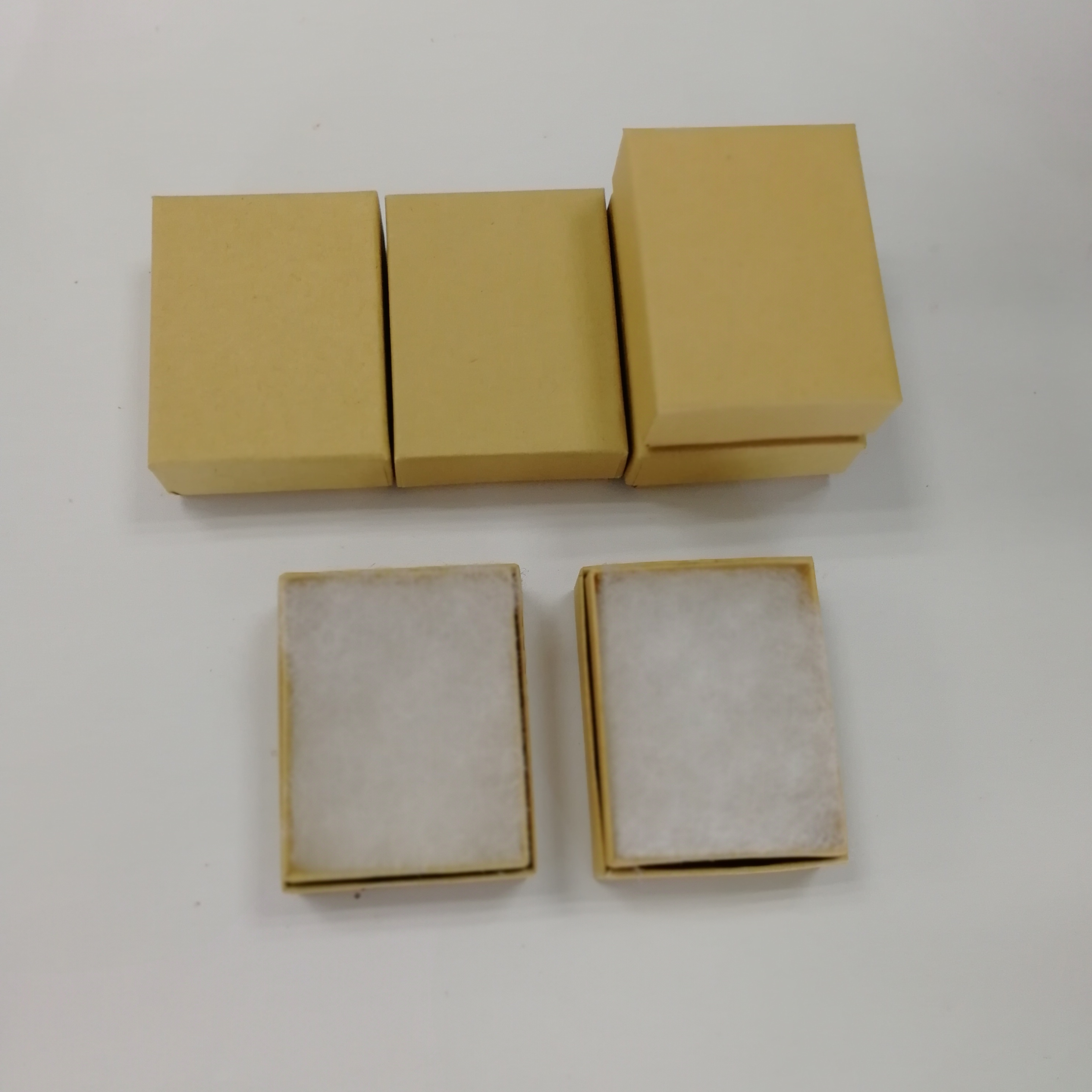 #11 Size Customized Recyclable Kraft Cotton Filled Jewelry White Kraft Cardboard Gift Box